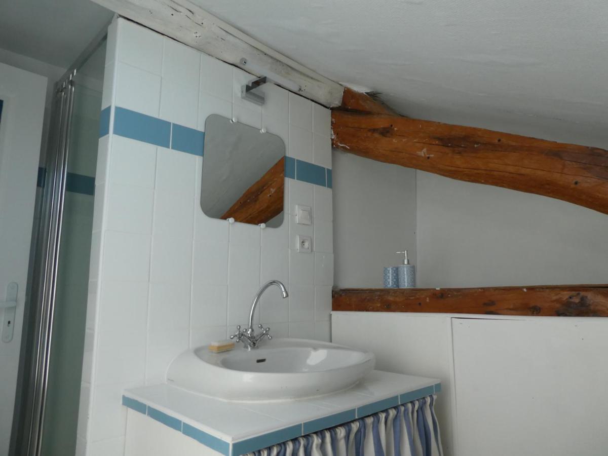Les Chambres Du Ladoux Sencenac-Puy-de-Fourches 外观 照片
