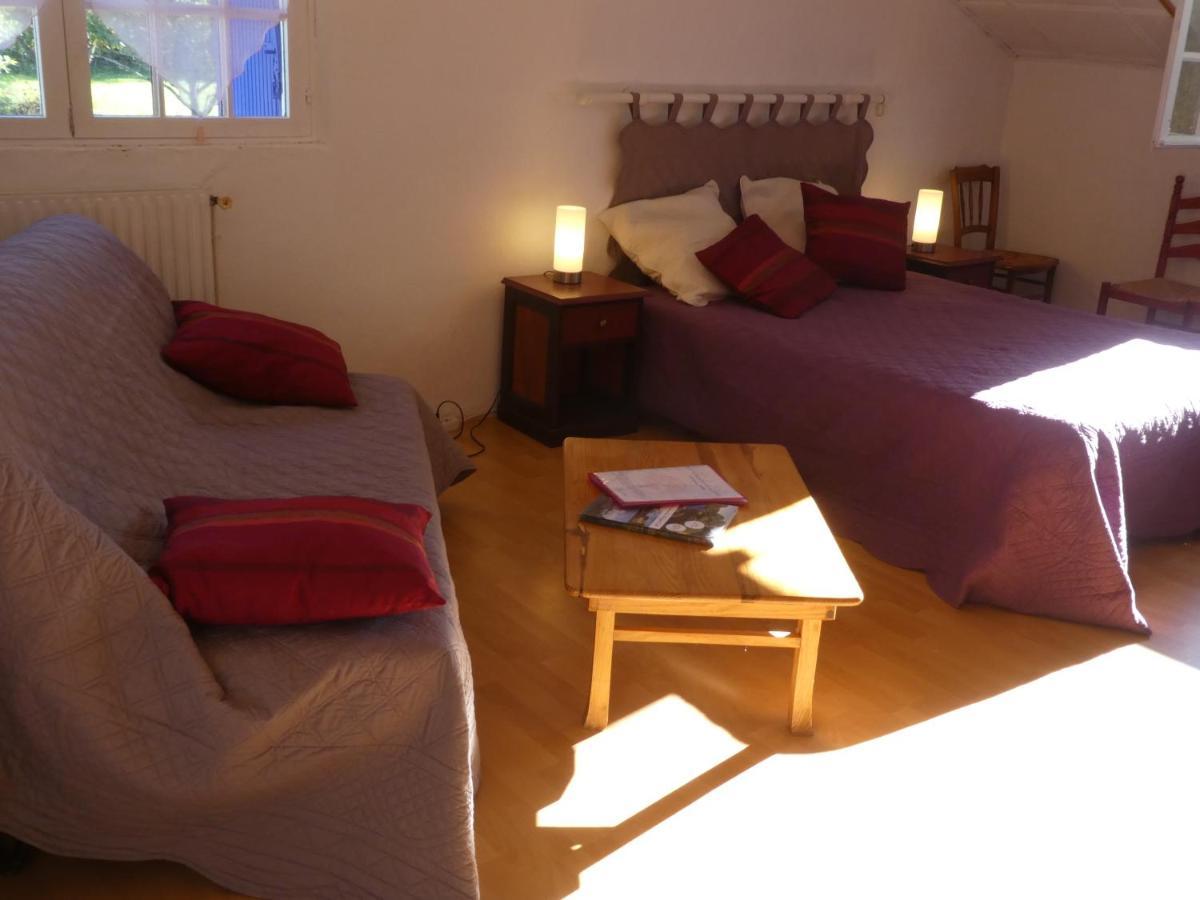 Les Chambres Du Ladoux Sencenac-Puy-de-Fourches 外观 照片