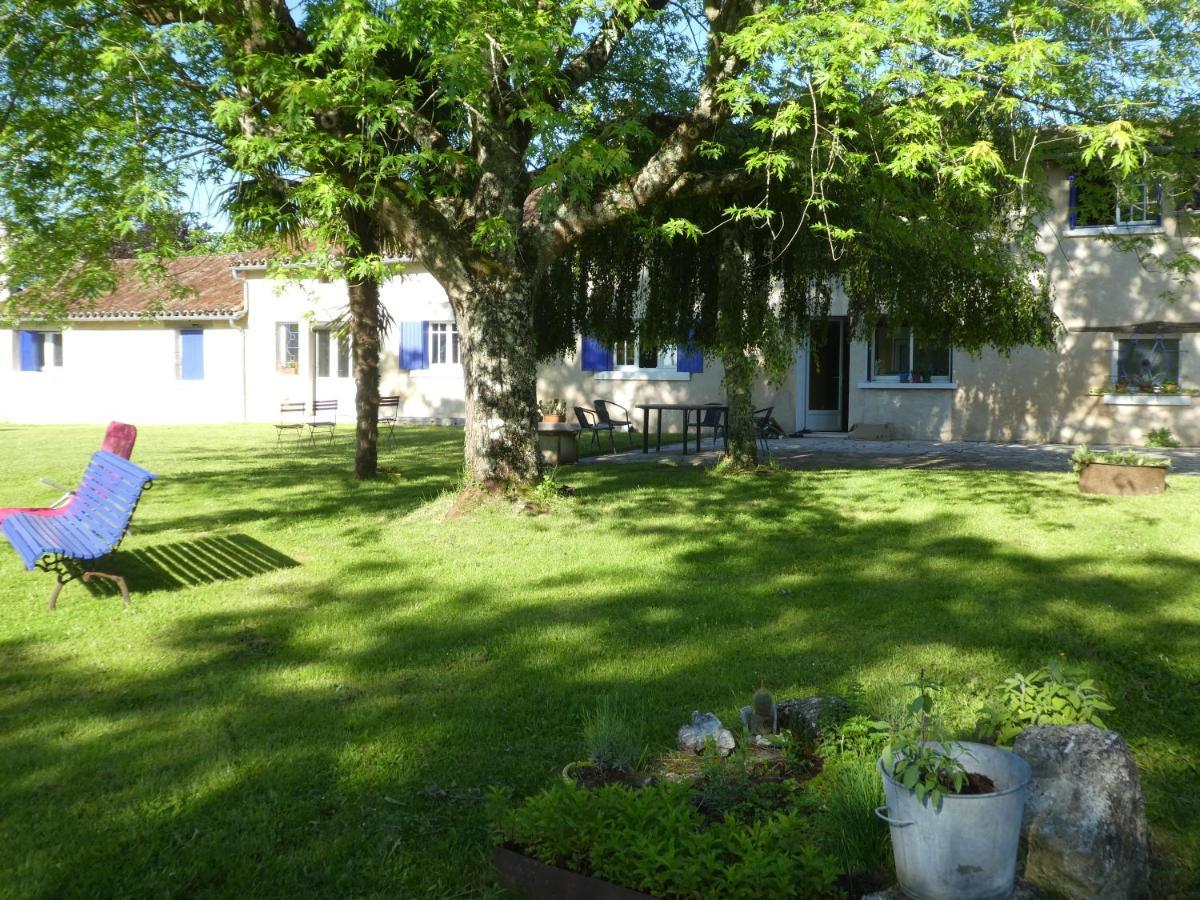 Les Chambres Du Ladoux Sencenac-Puy-de-Fourches 外观 照片